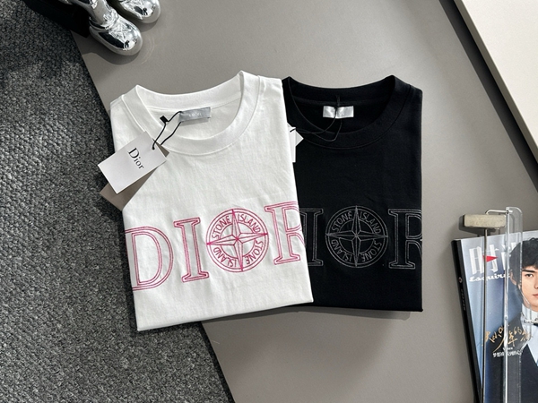 ブランドTシャツ全体デザイン